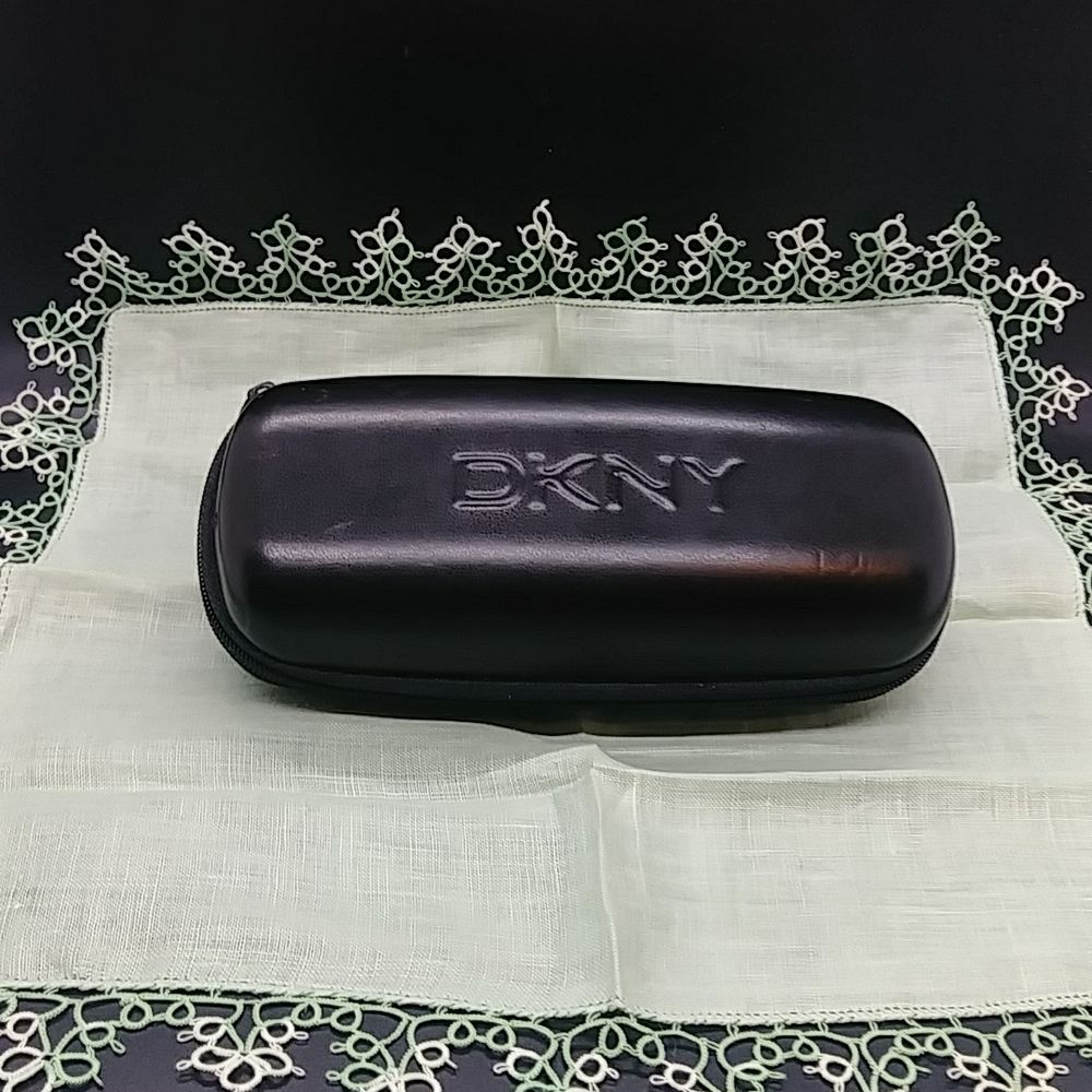 DKNY Donna Karan New York Black Faux Leather Sunglass/Glass Case (Zippered)